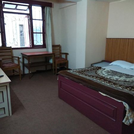 Hotel Mansarovar Дарджилинг Экстерьер фото