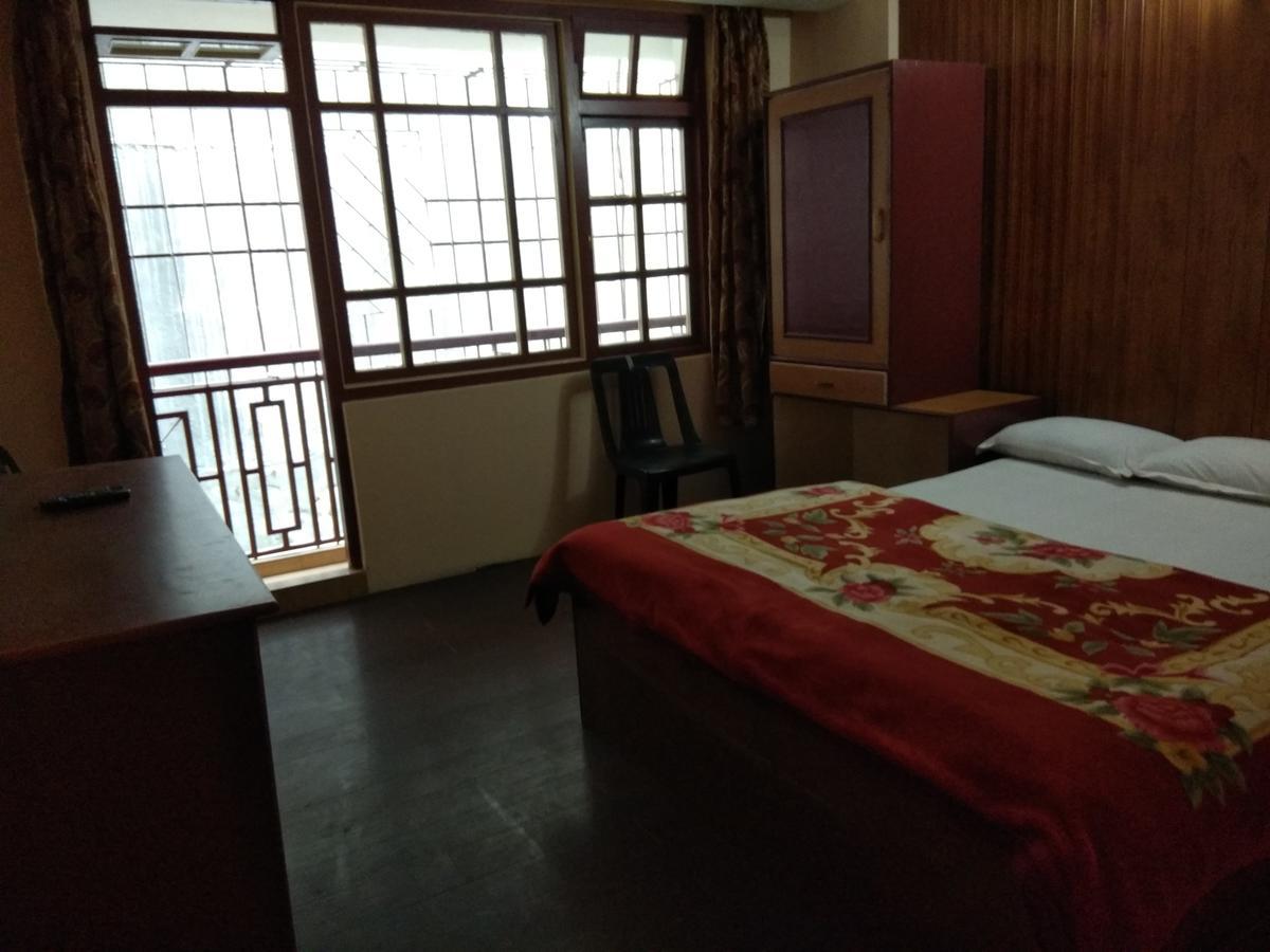 Hotel Mansarovar Дарджилинг Экстерьер фото
