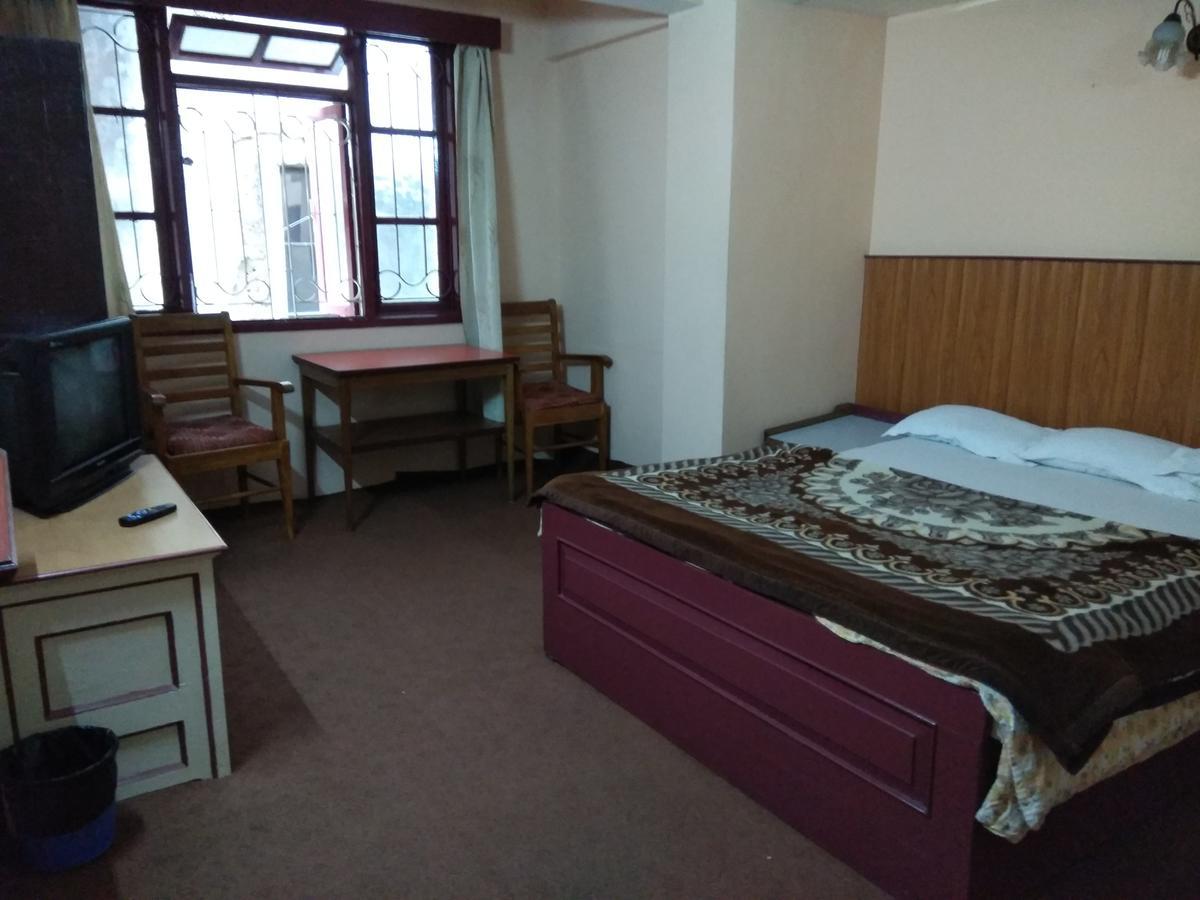 Hotel Mansarovar Дарджилинг Экстерьер фото