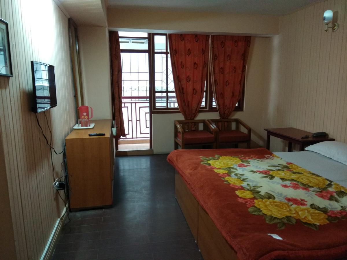 Hotel Mansarovar Дарджилинг Экстерьер фото